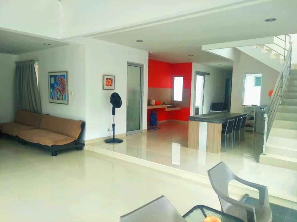 Villa Kaca Tanjung Lesung Kültér fotó